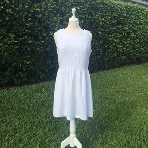 Kenzie Sleeveless High Neck Eyelet Dress NWOT